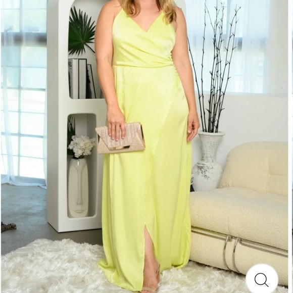 Surplice criss cross maxi gown dress plus size - Picture 3 of 3